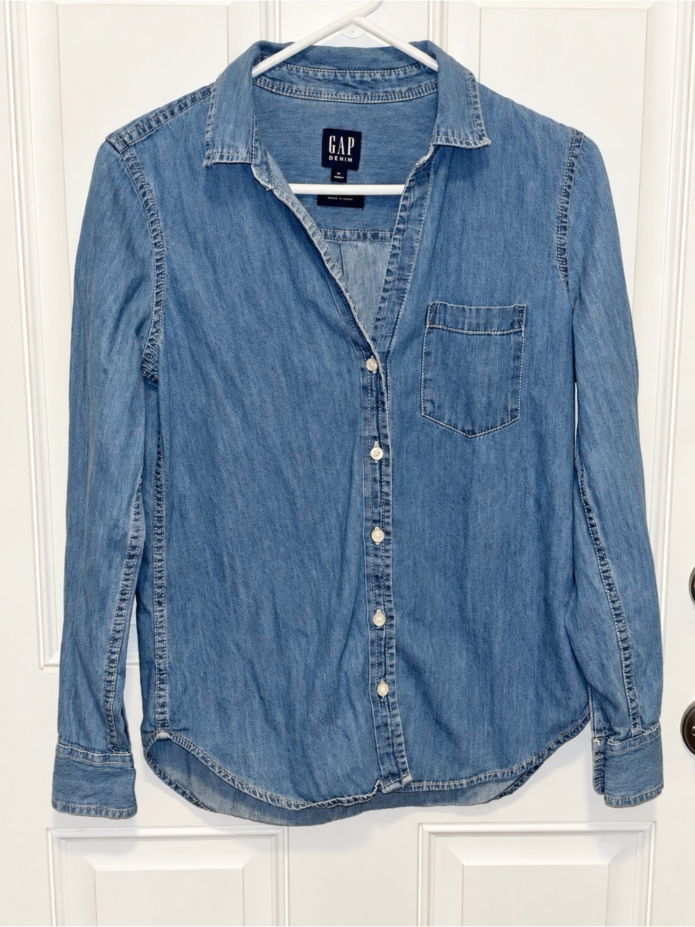 GAP Denim Perfect Shirt Button Down Chambray Top 100% Cotton Size XS